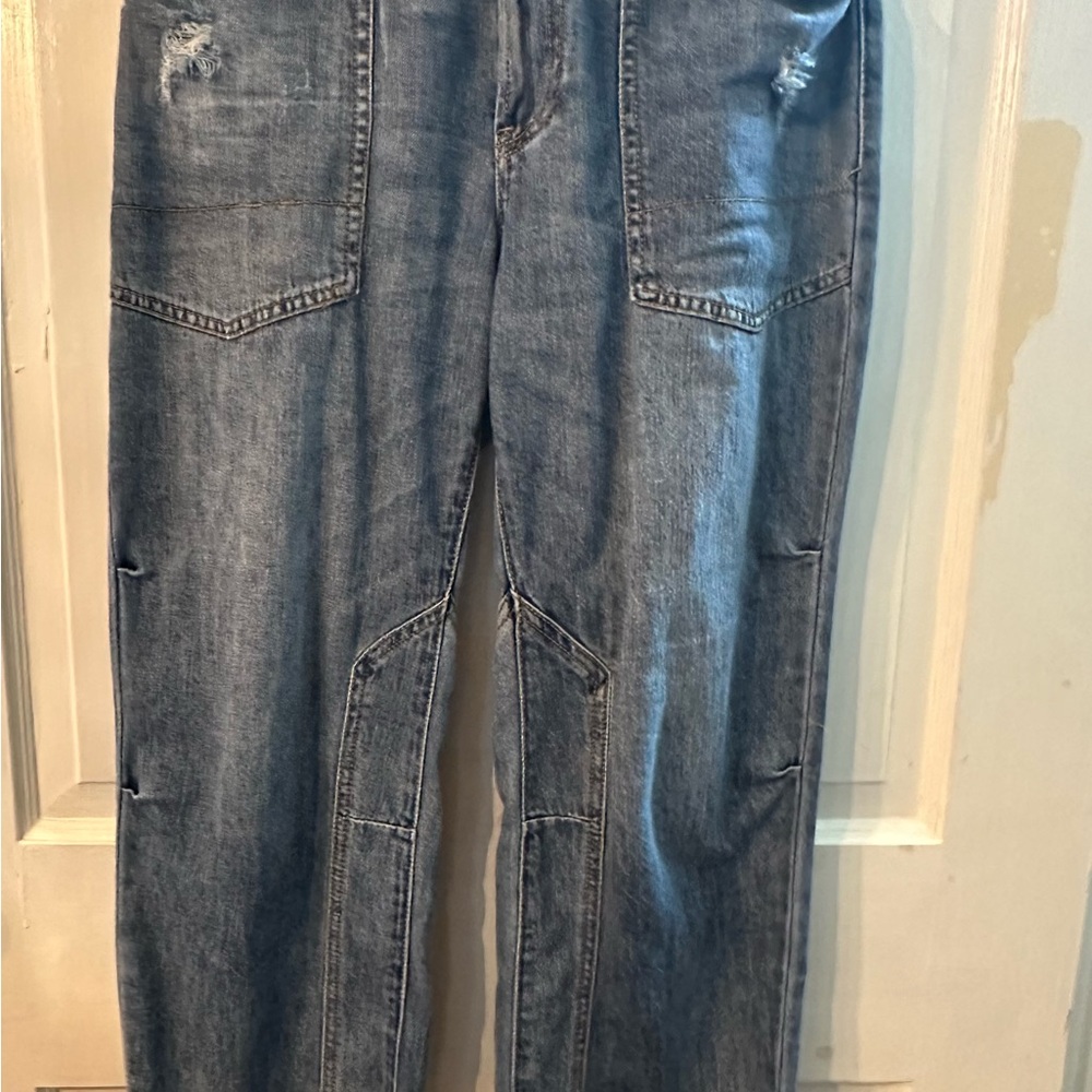 Pilcro Relaxed Fit The Wanderer Denim Jeans in Washed Blue